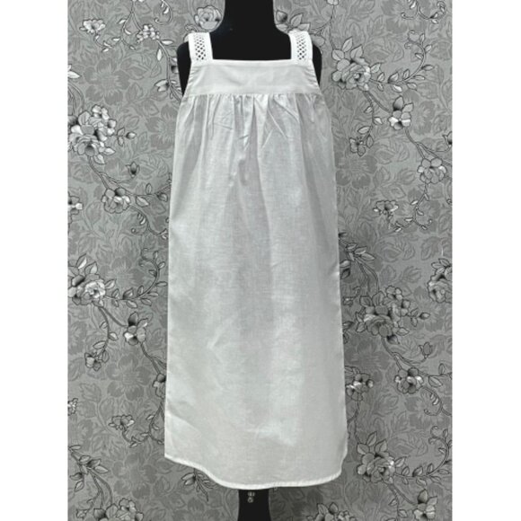 SoieRose Girls Victorian White Cotton Heirloom Dress – SR-1237 - Picture 5 of 6